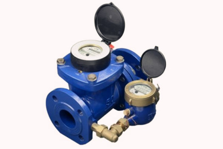 活塞式(shì)水表的型号(hào)選擇和使用(yong)方法