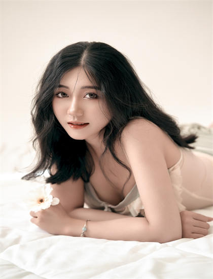 独立电影的文化溯源：《火热的邻居》中的制作的成本分配与效益分析 探索艺术与文化的互动关系